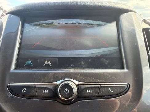 Used 2017 Chevrolet Cruze LT FWD image 25