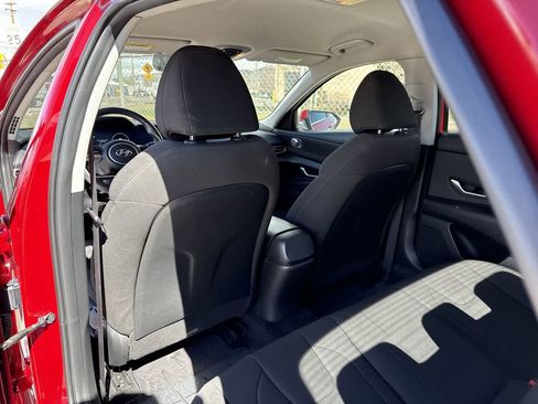 Used 2023 Hyundai Elantra SEL w/ Convenience Package image 13