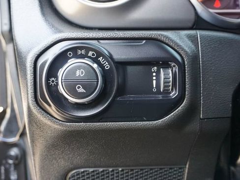 Used 2023 Jeep Gladiator Sport AWD/4WD image 13