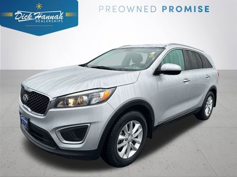 Used 2017 Kia Sorento LX w/ LX V6 Convenience Package image 1