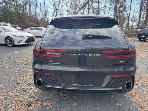 Used 2023 Genesis GV70 2.5T w/ Select Package image 5