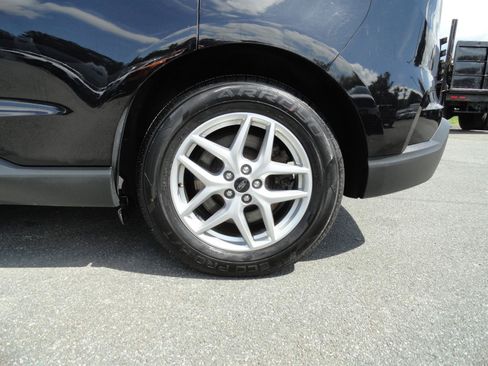 Used 2024 Ford Edge SEL AWD/4WD image 9
