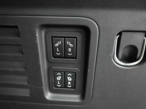 Used 2024 Chevrolet Traverse RS w/ LPO, Floor Liner Package AWD/4WD image 32