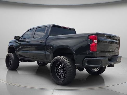 Used 2022 Chevrolet Silverado 1500 Custom Trail Boss w/ LPO, Dark Essentials Package AWD/4WD image 4