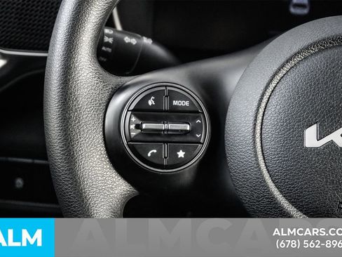 Used 2023 Kia Soul LX w/ LX Technology Package image 25