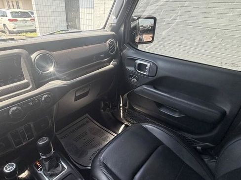 Used 2020 Jeep Wrangler Unlimited Sahara AWD/4WD image 18