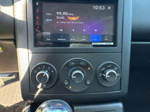 Used 2009 Pontiac G6 Sedan image 18