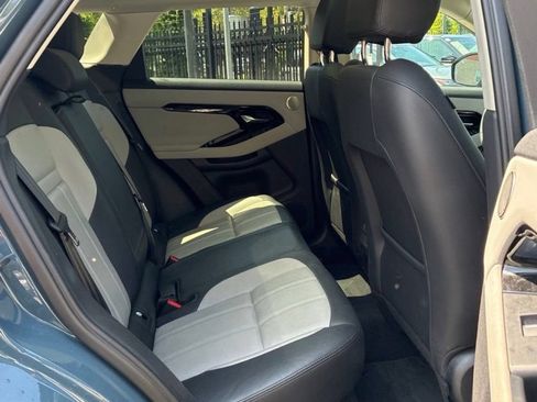 Used 2025 Land Rover Range Rover Evoque Dynamic SE AWD/4WD image 15