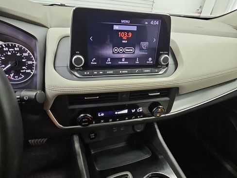 Used 2025 Nissan Rogue SV FWD image 13
