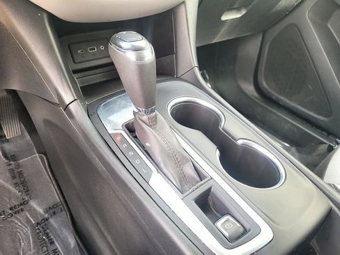 Used 2019 Chevrolet Equinox LS FWD image 17