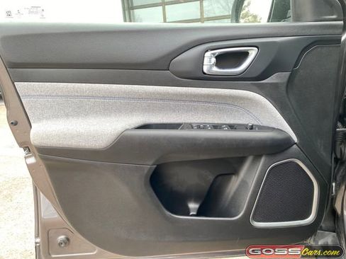 Certified 2022 Jeep Compass Latitude image 22