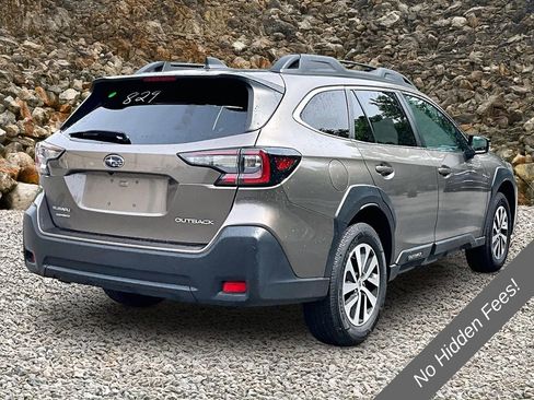 Used 2023 Subaru Outback Premium AWD/4WD image 2