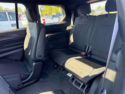 New 2025 Jeep Grand Cherokee L Laredo w/ Luxury Tech Group I image 10