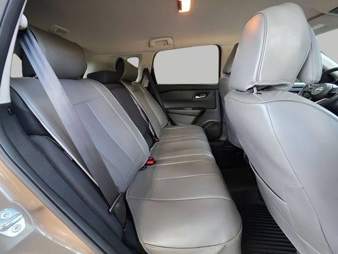 Used 2024 Nissan Rogue SV AWD/4WD image 8