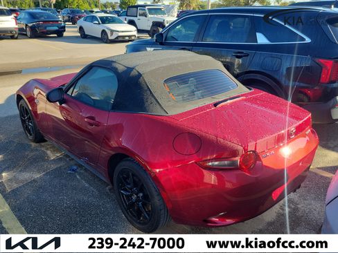 Used 2021 MAZDA MX-5 Miata Sport RWD image 4