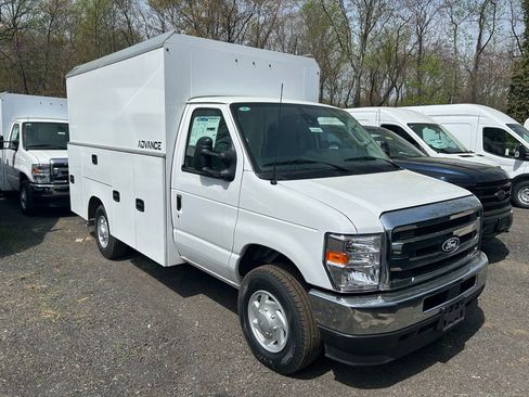 New 2027 Ford E-350 and Econoline 350 Super Duty w/ Power Equipment Group RWD image 3