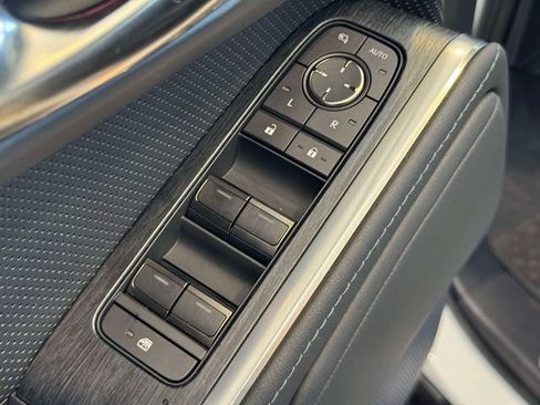 Used 2025 Lexus GX 550 w/ Accessory Package (2T) AWD/4WD image 23