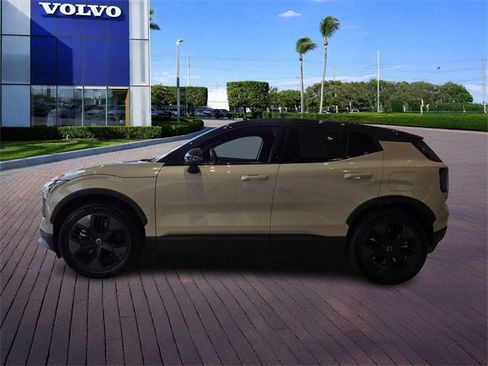 New 2026 Volvo EX30 Cross Country Ultra image 4