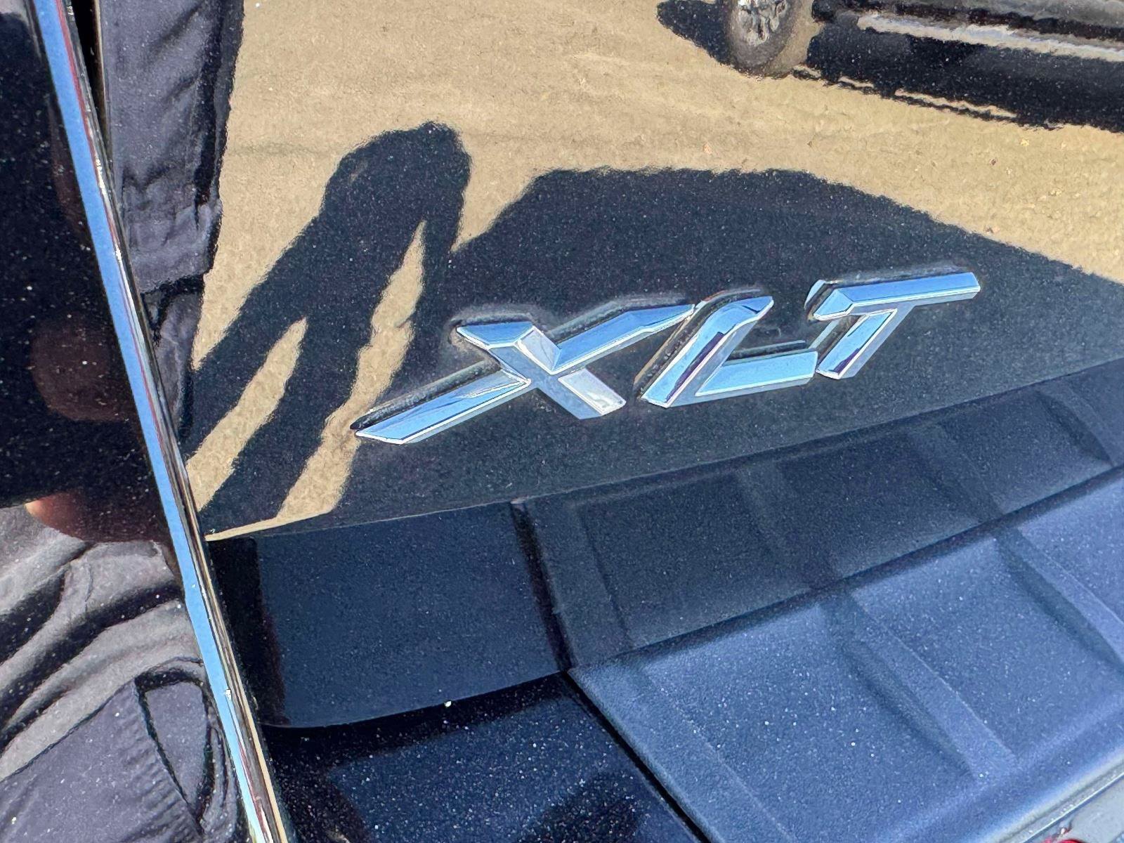 Used 2022 Ford Explorer XLT w/ Equipment Group 202A AWD/4WD image 10