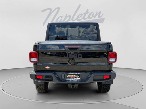 Certified 2022 Jeep Gladiator Sport AWD/4WD image 4