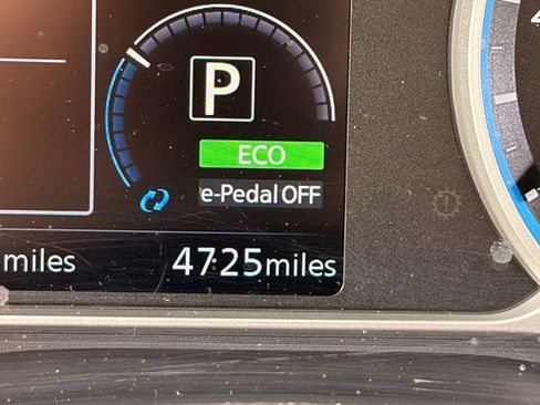 Used 2025 Nissan Leaf S FWD image 11