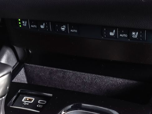 Used 2025 Lexus ES 300h w/ Premium Package FWD image 29