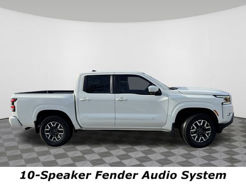 Used 2024 Nissan Frontier SL w/ Technology Package image 2