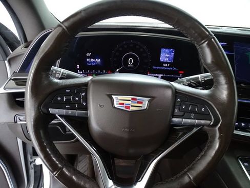 Certified 2022 Cadillac Escalade Premium Luxury AWD/4WD image 7