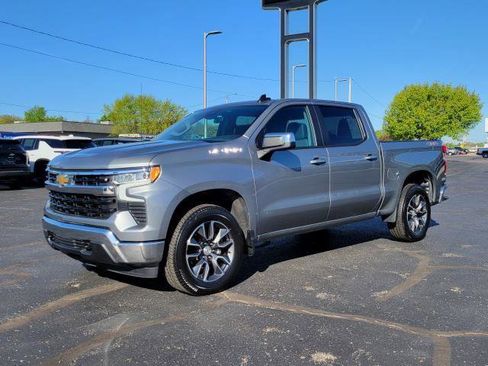 Used 2024 Chevrolet Silverado 1500 LT AWD/4WD image 4