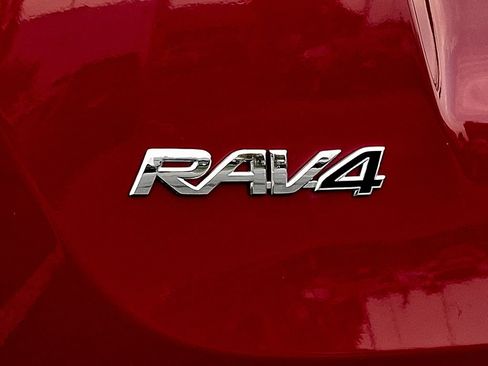 Used 2015 Toyota RAV4 XLE AWD/4WD image 9