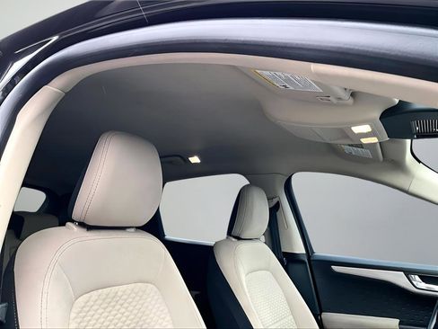 Used 2020 Ford Escape SE image 20