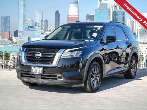 Used 2022 Nissan Pathfinder SV FWD image 1