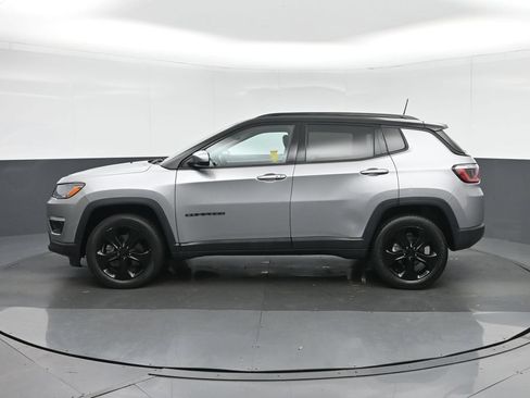Used 2019 Jeep Compass Latitude AWD/4WD image 4