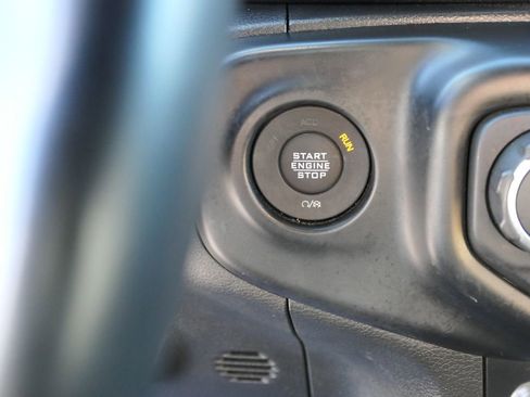 Used 2022 Jeep Wrangler Unlimited Sahara w/ Safety Group image 16