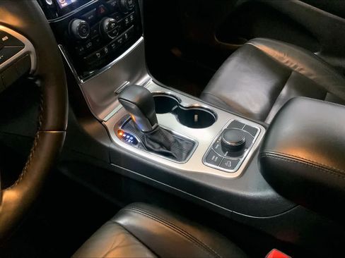 Used 2019 Jeep Grand Cherokee Limited image 14