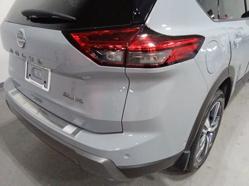 Used 2024 Nissan Rogue SL w/ SL Premium Package image 28