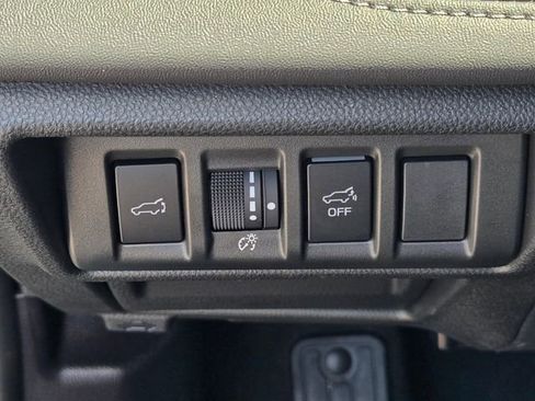 Used 2025 Subaru Outback Limited image 25