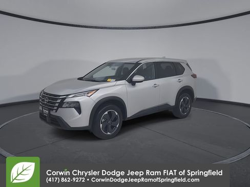 Used 2025 Nissan Rogue SV image 7