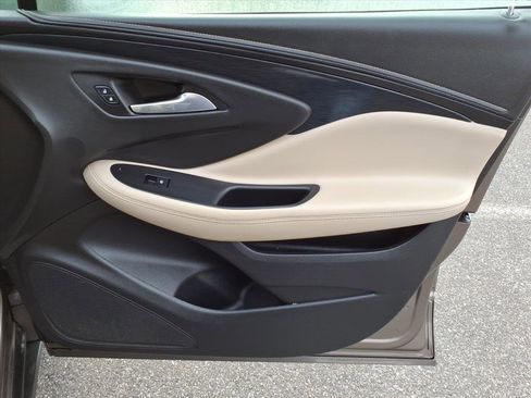 Used 2017 Buick Envision Essence image 16