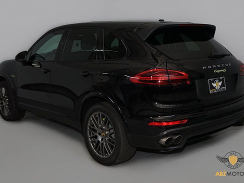 Used 2017 Porsche Cayenne S image 7