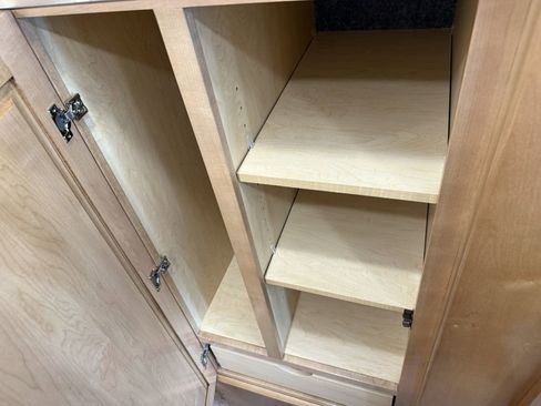 Used 2022 Mercedes-Benz Sprinter 3500 image 36