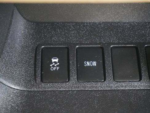 Used 2014 Toyota Highlander XLE FWD image 27