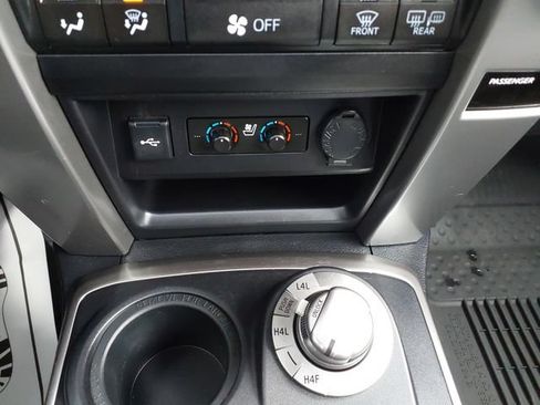 Used 2021 Toyota 4Runner Limited AWD/4WD image 30