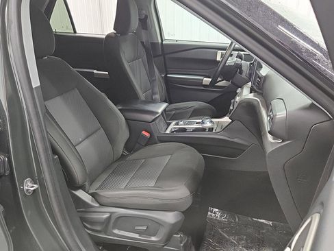 Used 2023 Ford Explorer XLT image 21