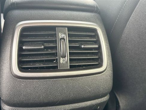 Used 2020 Kia Sorento S image 23