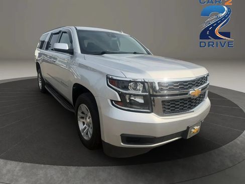 Used 2018 Chevrolet Suburban LT AWD/4WD image 4