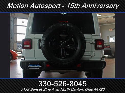 Used 2022 Jeep Wrangler Unlimited Sahara image 9