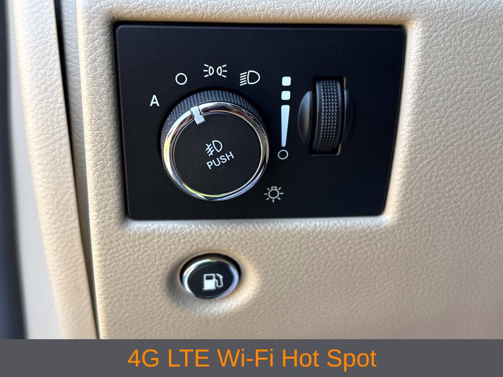 Used 2020 Jeep Grand Cherokee Limited AWD/4WD image 18