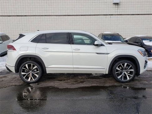 New 2026 Volkswagen Atlas Cross Sport SEL Premium R-Line image 2