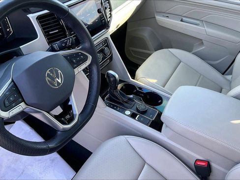 Used 2022 Volkswagen Atlas SEL R-Line image 17